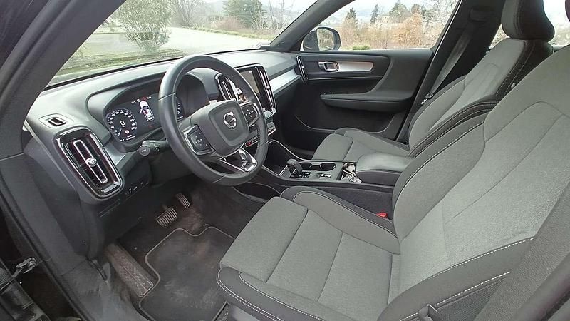 Usata Volvo XC40 Core 129 CV (94 kW) 2023 Nero SUV