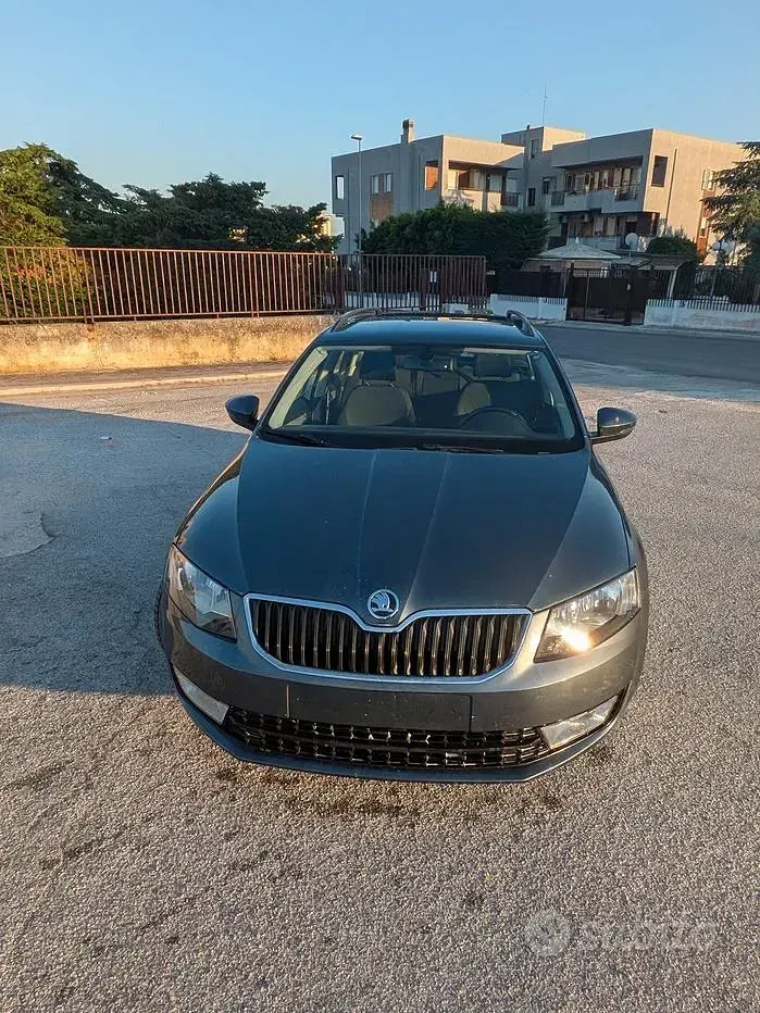 Usata Skoda Octavia 110 CV (80 kW) 2016 Verde Station wagon