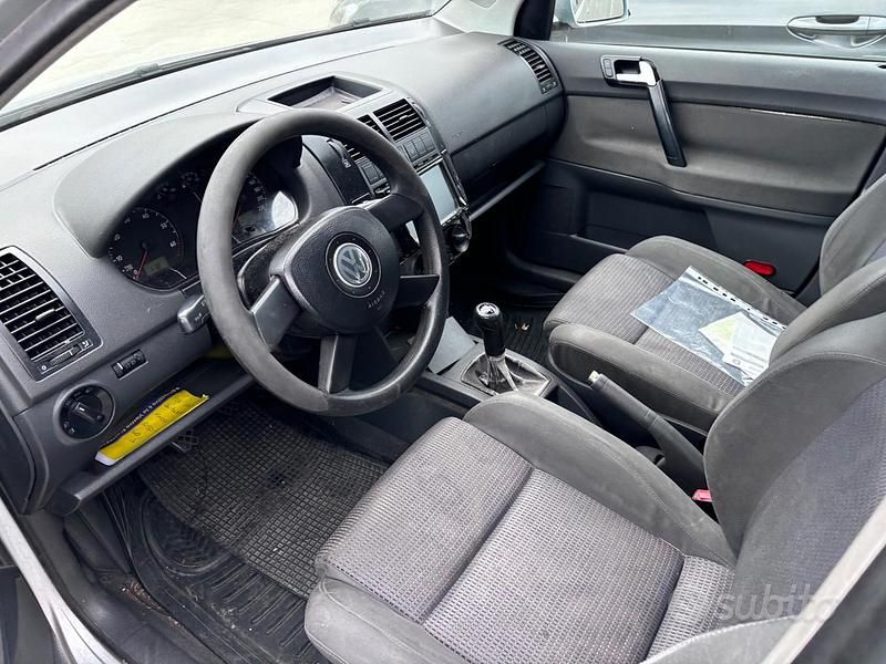 Usata VW Polo Trendline 74 CV (54 kW) 2003 Grigio Berlina