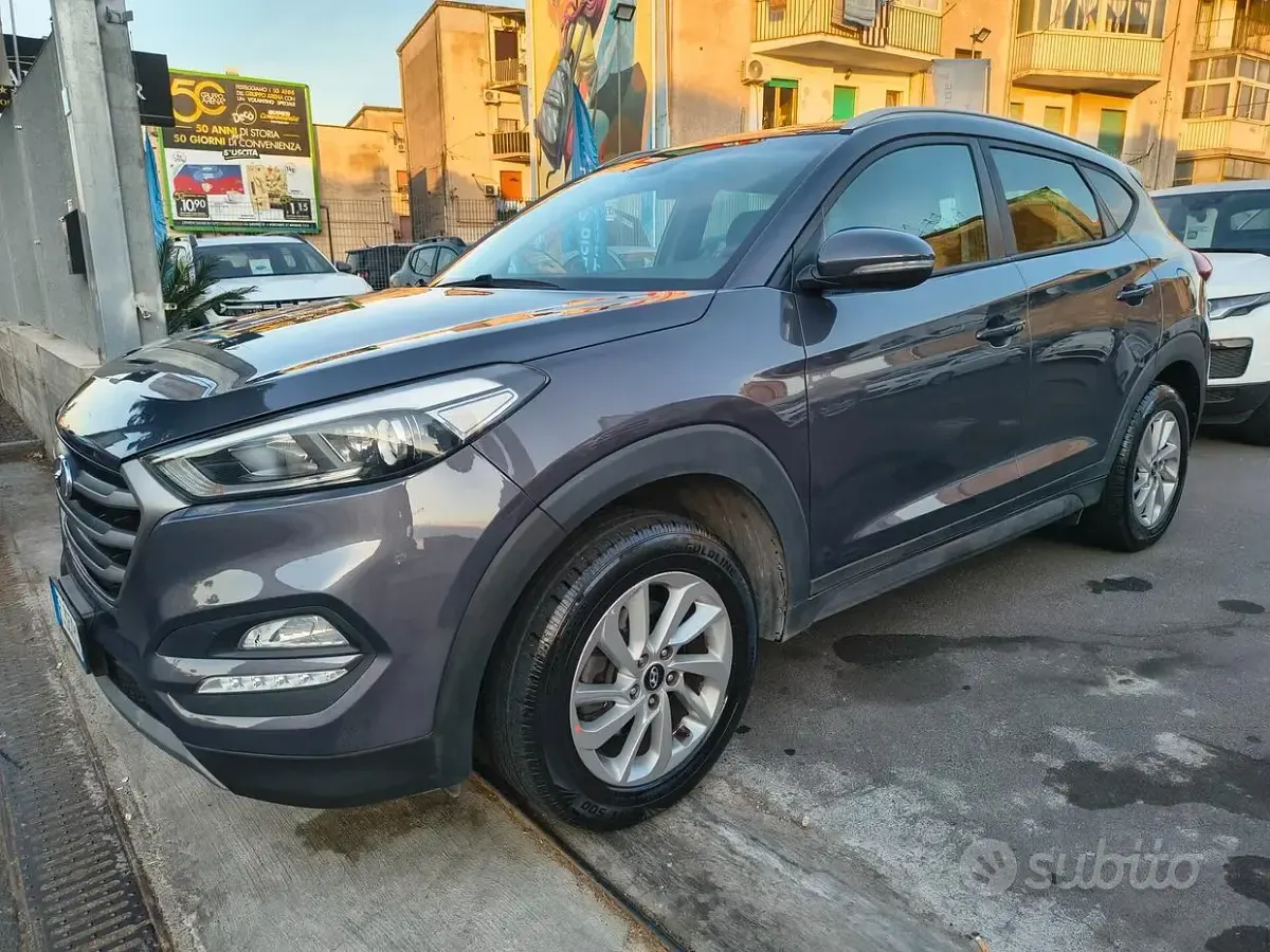 Usata Hyundai Tucson 132 CV (97 kW) 2016 Grigio SUV