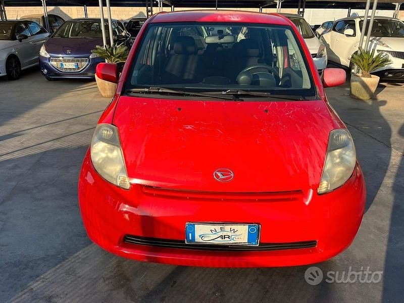 Usata Daihatsu Sirion 87 CV (63 kW) 2006 Rosso Utilitaria
