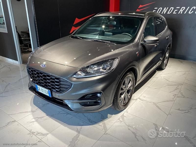 Usata Ford Kuga ST-Line 120 CV (88 kW) 2022 Grigio SUV