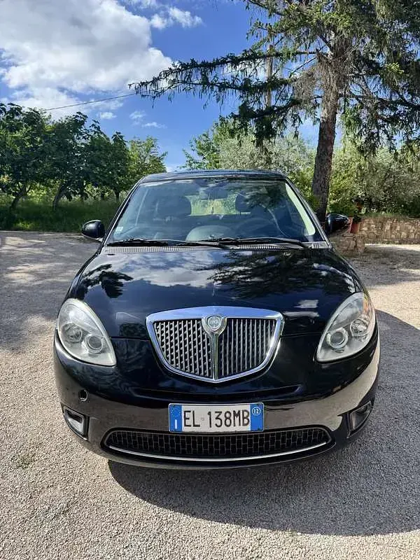 Usata Lancia Ypsilon 77 CV (56 kW) 2012 Utilitaria