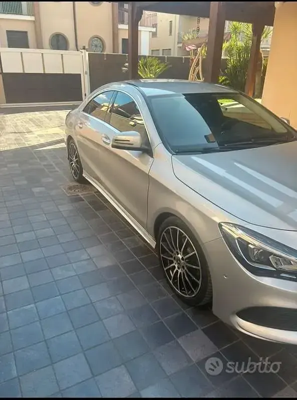 Usata Mercedes CLA200 Business 136 CV (100 kW) 2017 Coupé
