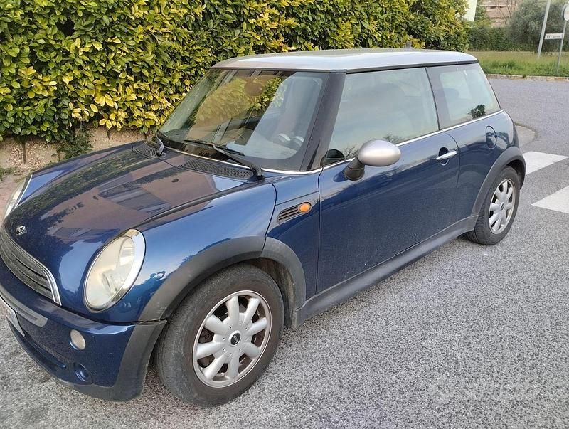 Begagnad Mini Cooper 75 HK (55 kW) 2004 Halvkombi