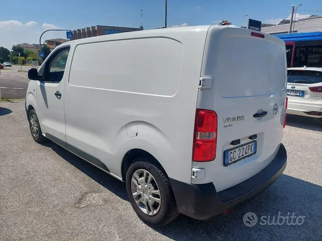 Usata Opel Vivaro-e Combi S 120 CV (88 kW) 2020 Bianco Monovolume