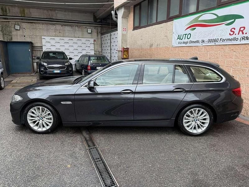 Usata BMW 525 Luxury Line 218 CV (160 kW) 2014 Grigio Station wagon