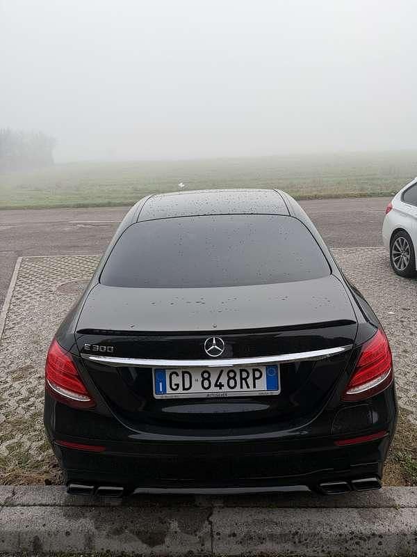 Usata Mercedes E300 194 CV (142 kW) 2021 Berlina
