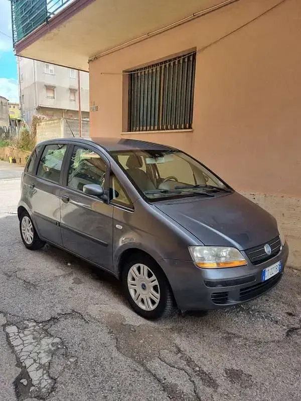 Usata Fiat Idea Active 69 CV (50 kW) 2005 Monovolume