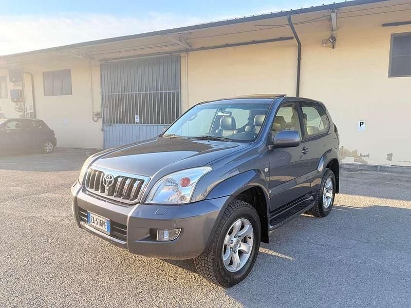 Usata Toyota Land Cruiser Executive 173 CV (127 kW) 2007 Grigio SUV