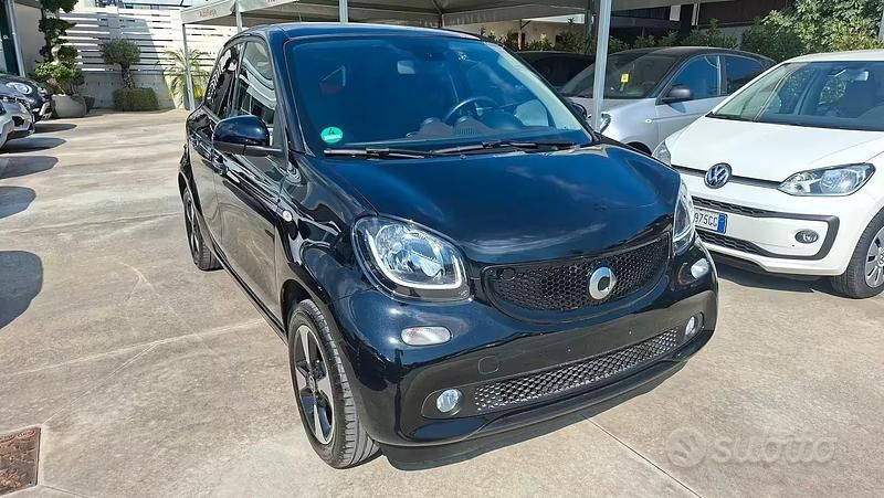 Usata Smart ForFour 90 CV (66 kW) 2018 Nero Utilitaria