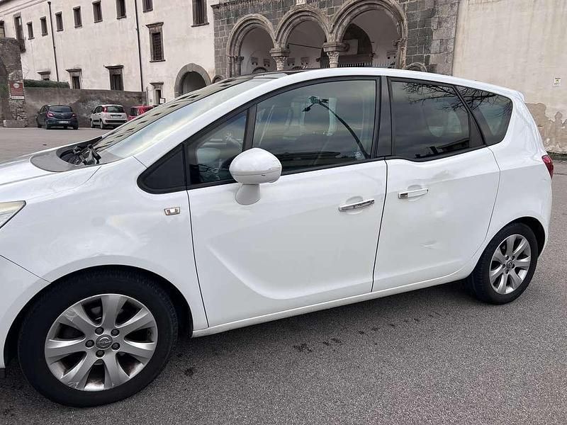Usado Opel Meriva 120 CV (88 kW) 2011 Monovolumen