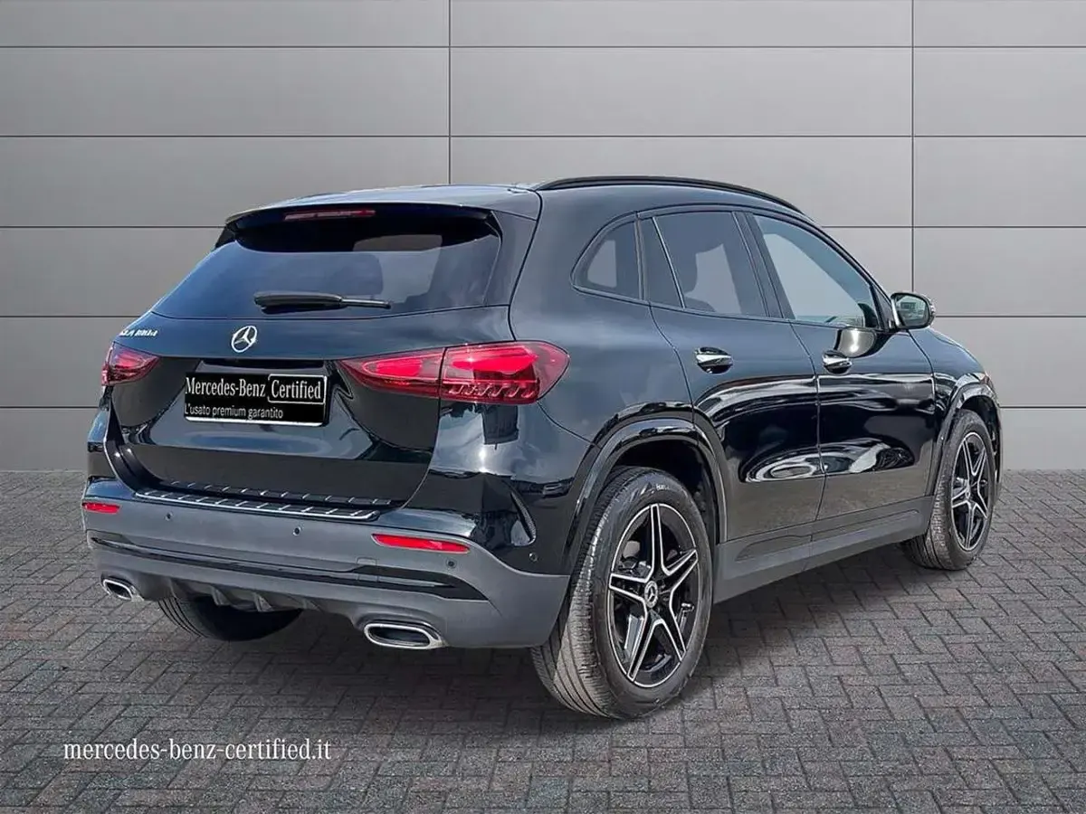 Usata Mercedes GLA180 Advanced Plus 116 CV (85 kW) 2023 Nero metallizzato SUV