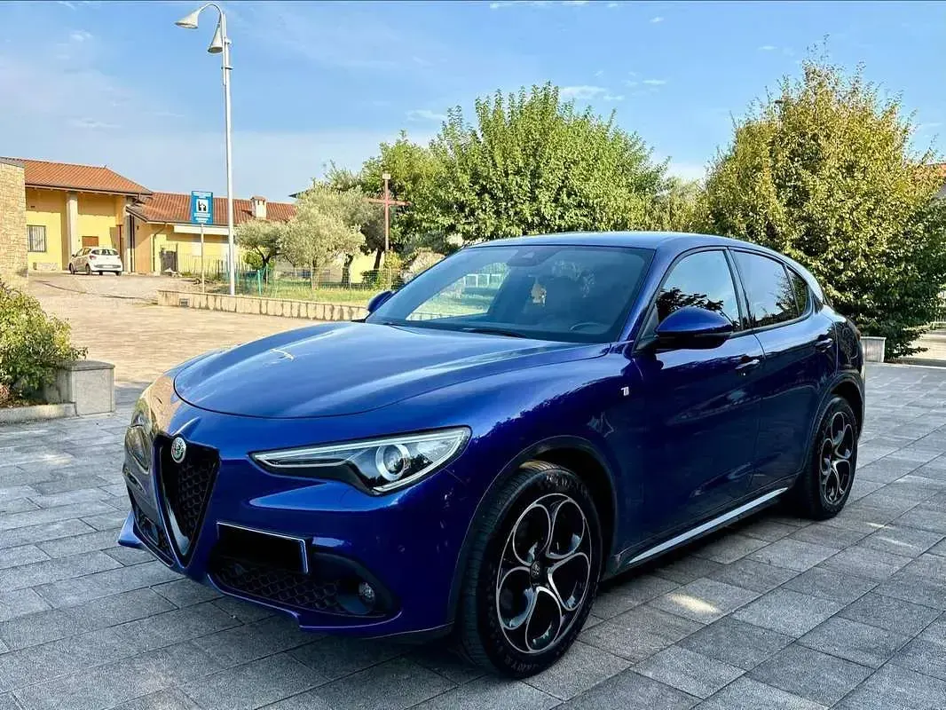 Usata Alfa Romeo Stelvio Ti 209 CV (153 kW) 2022 Bluazzurro SUV