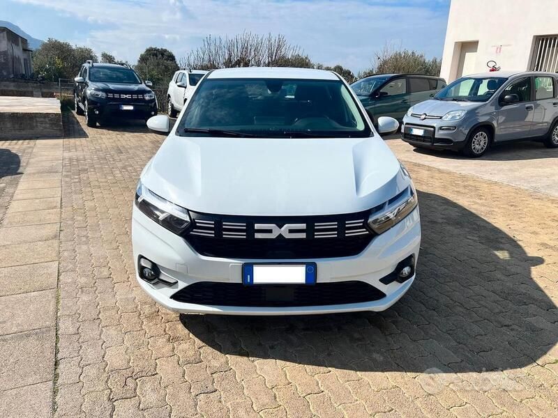 Usata Dacia Sandero Expression 67 CV (49 kW) 2024 Bianco Utilitaria