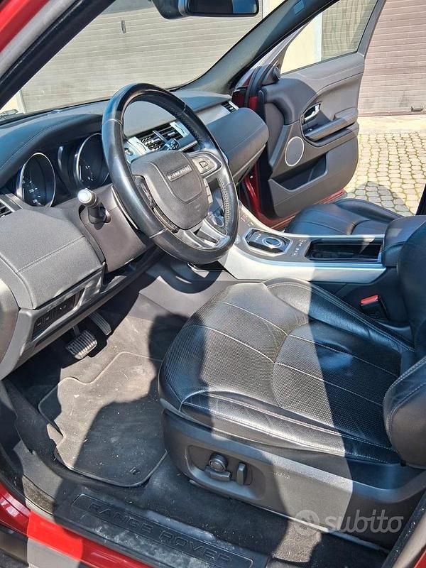 Usata Land Rover Range Rover evoque Dynamic 150 CV (110 kW) 2017 Rosso SUV