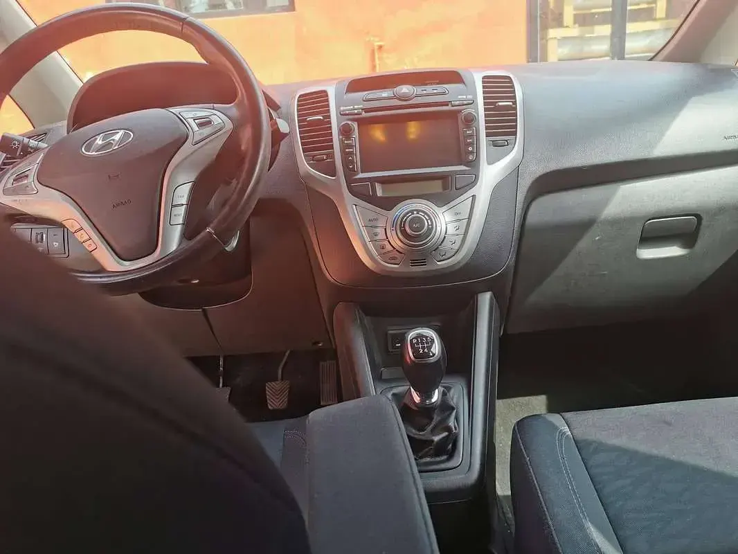 Usata Hyundai ix20 Xpossible 90 CV (66 kW) 2015 Nero Utilitaria