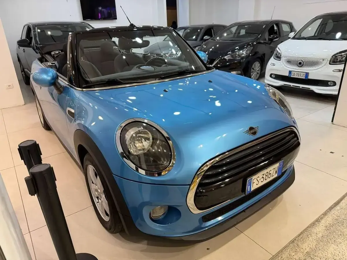 Usata Mini Cooper D Cabriolet 111 CV (81 kW) 2018 Blu/azzurro Cabrio