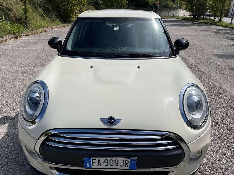 Usata Mini ONE 102 CV (75 kW) 2015 Bianco Utilitaria