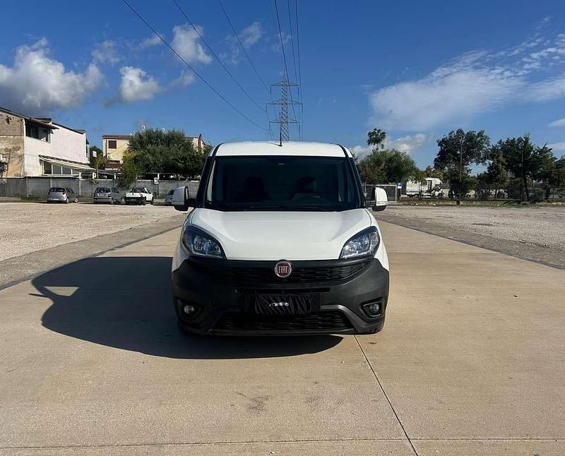 Usata Fiat Doblò 105 CV (77 kW) 2018 Bianco Monovolume