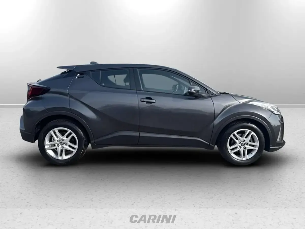 Usata Toyota C-HR Trend 140 CV (102 kW) 2023 Grigio SUV