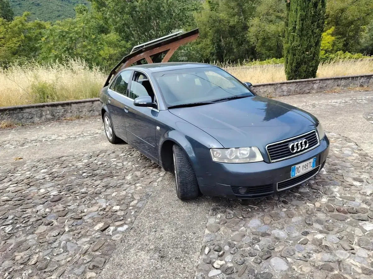 Usata Audi A4 131 CV (96 kW) 2003 Grigio Berlina