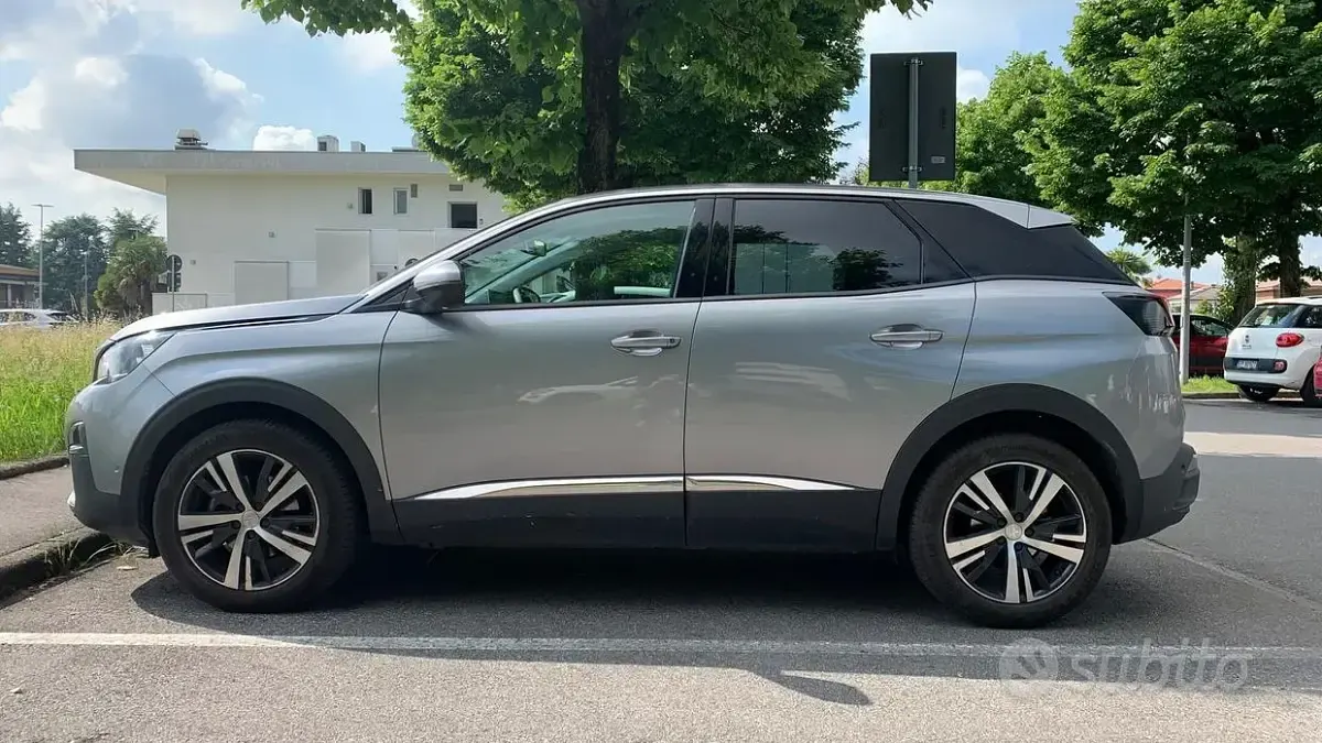 Usata Peugeot 3008 Allure 120 CV (88 kW) 2017 Grigio SUV