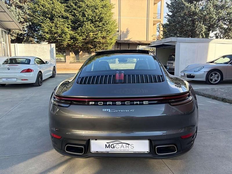 Usata Porsche 911 Carrera 4 385 CV (283 kW) 2020 Grigio Coupé