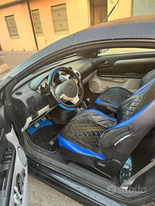 Usata Opel Tigra 90 CV (66 kW) 2007 Nero Cabrio
