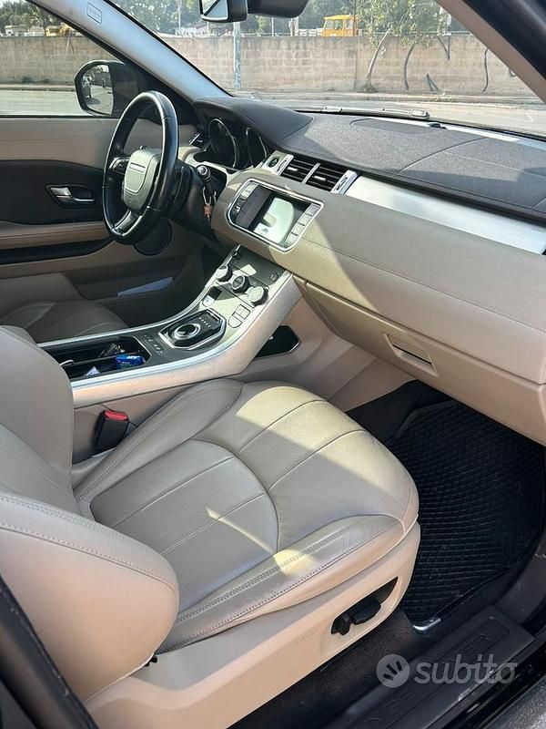 Usata Land Rover Range Rover evoque 150 CV (110 kW) 2019 Nero SUV