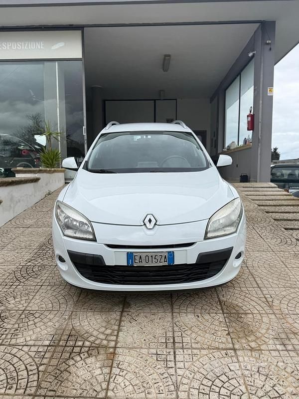 Usata Renault Mégane GrandTour 90 CV (66 kW) 2010 Bianco Station wagon