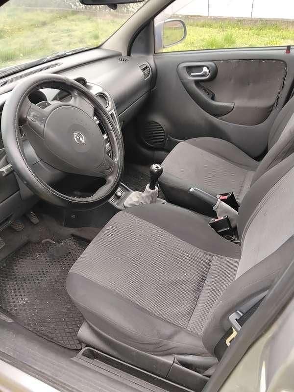 Occasion Opel Corsa Enjoy 69 ch (50 kW) 2004 Argent Citadine