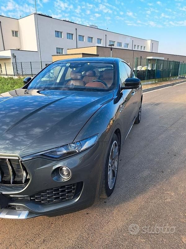 Usata Maserati Levante 2018 Grigio SUV