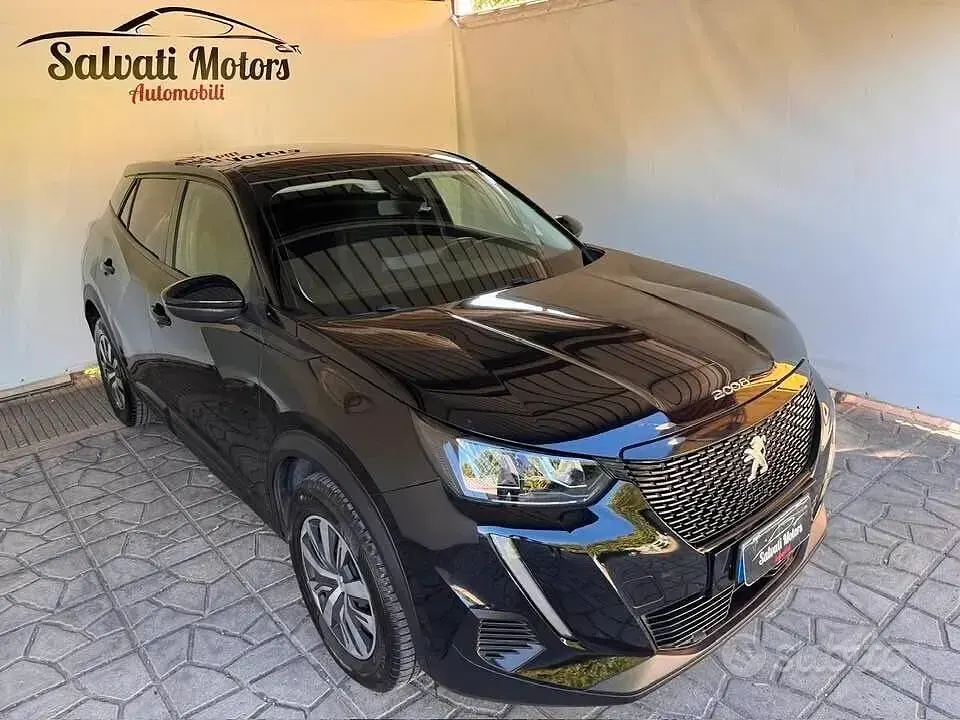 Usata Peugeot 2008 Active 101 CV (74 kW) 2020 Nero SUV