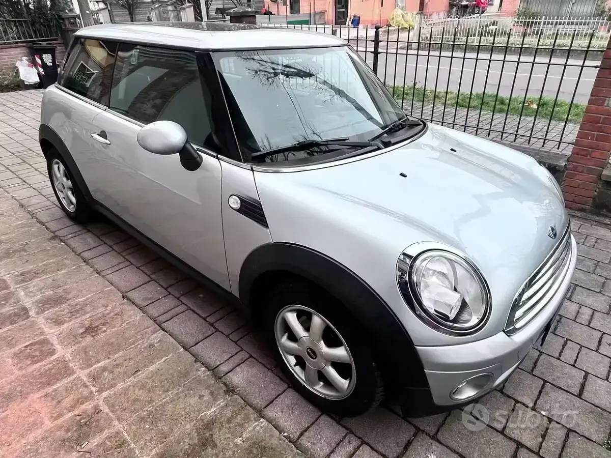 Usata Mini ONE 75 CV (55 kW) 2010 Grigio Utilitaria