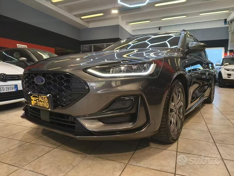 Usata Ford Focus ST 119 CV (87 kW) 2022 Grigio Station wagon