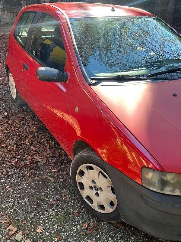 Usata Fiat Punto 80 CV (58 kW) 2002 Rosso Utilitaria
