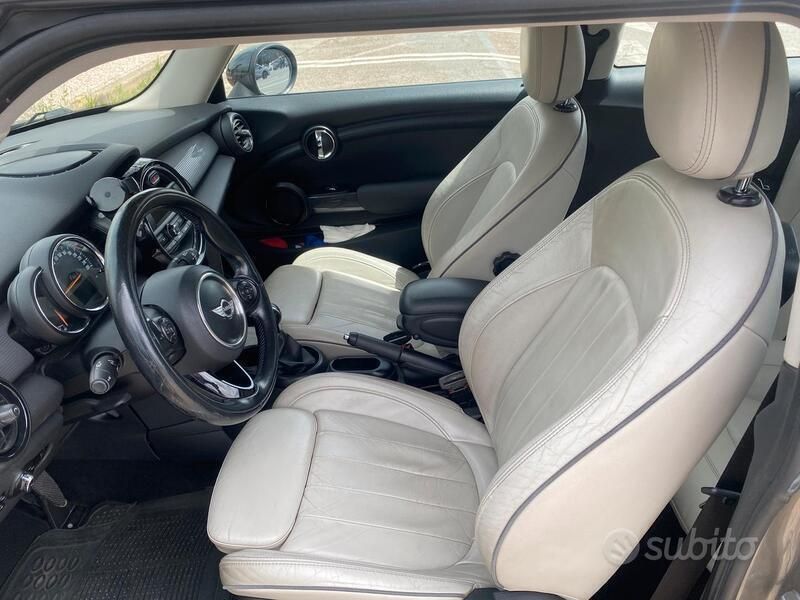 Usata Mini Cooper D 116 CV (85 kW) 2016 Grigio Utilitaria