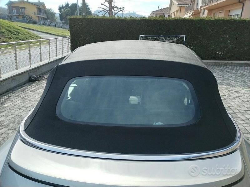 Usata VW Beetle Cabriolet 2015 Marrone Cabrio
