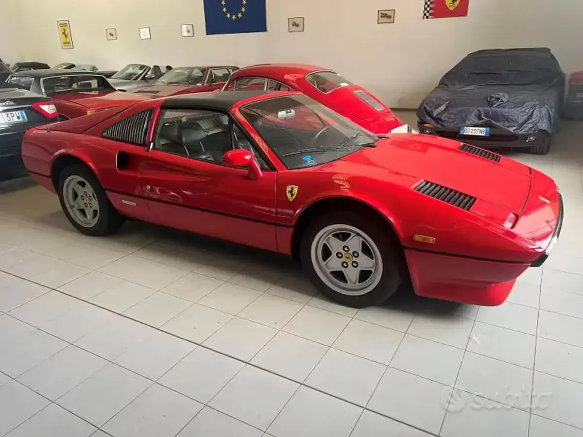 Usata Ferrari Roma 155 CV (114 kW) 1982 Rosso Cabrio