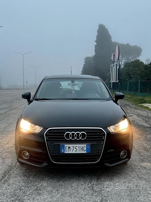 Usata Audi A1 Attraction 105 CV (77 kW) 2012 Nero Utilitaria