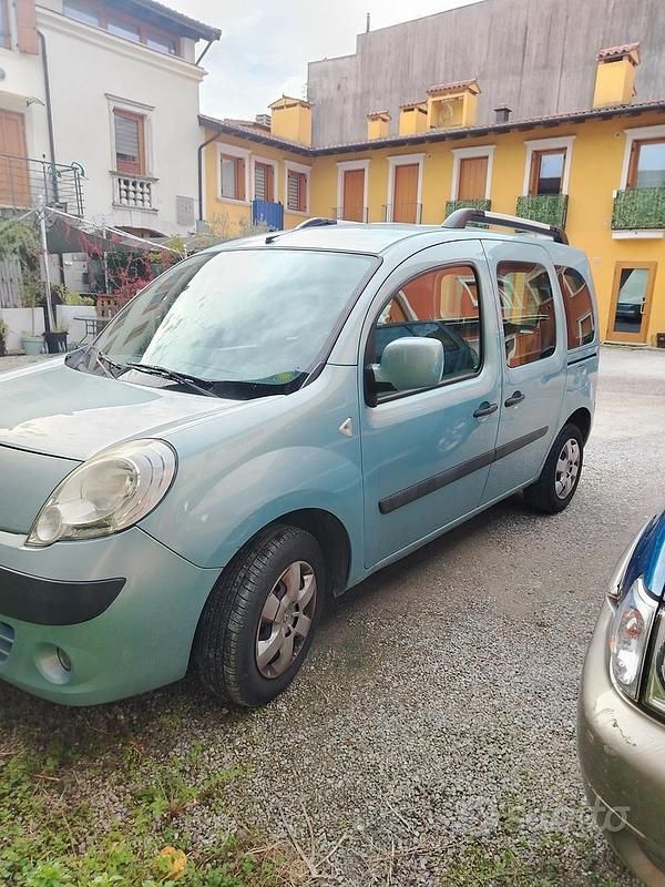 Usata Renault Kangoo 106 CV (77 kW) 2010 Monovolume