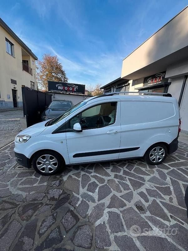 Usata Ford Transit 95 CV (69 kW) 2015 Bianco SUV