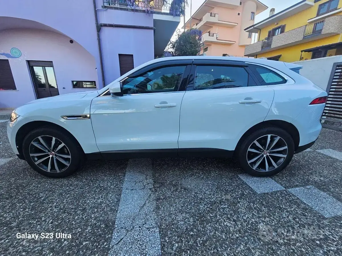 Usata Jaguar F-Pace Portfolio 180 CV (132 kW) 2016 Bianco SUV