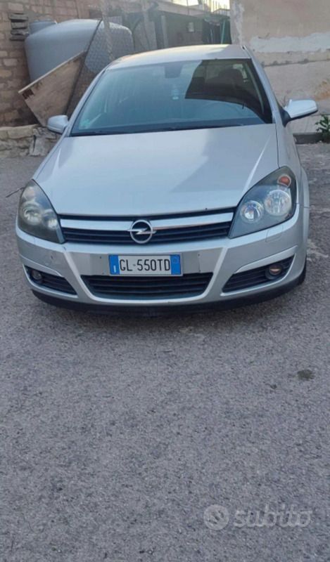 Usata Opel Astra 101 CV (74 kW) 2007 Grigio Berlina