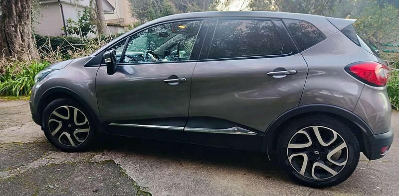 Usata Renault Captur 90 CV (66 kW) 2013 Grigio SUV