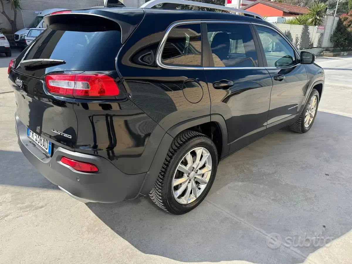Usata Jeep Cherokee 195 CV (143 kW) 2018 Nero SUV