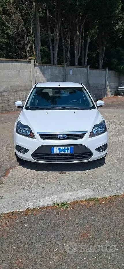 Usata Ford Focus 109 CV (80 kW) 2011 Bianco Berlina