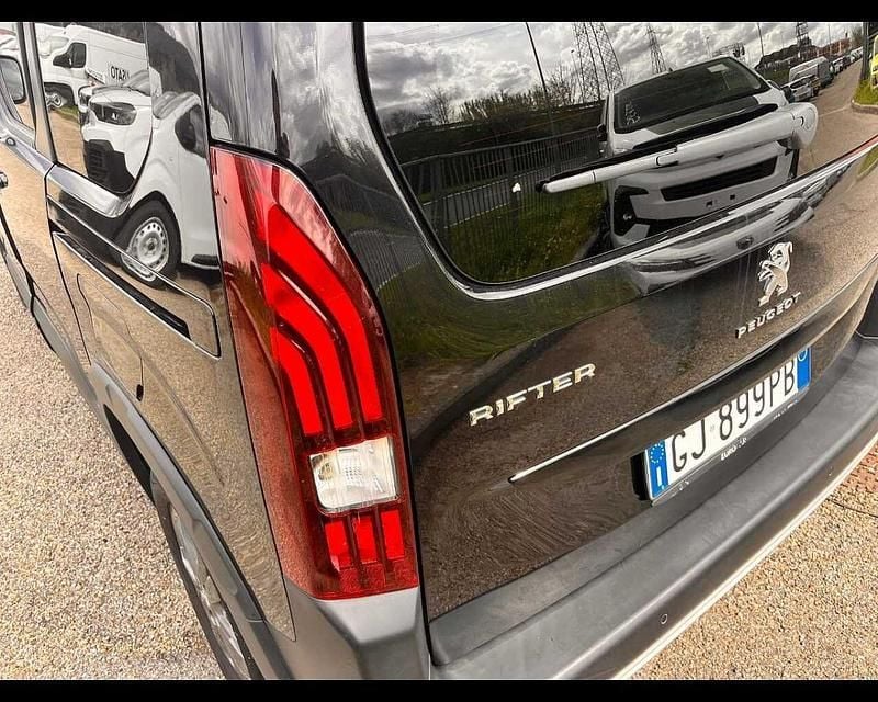 Usata Peugeot Rifter Allure 102 CV (75 kW) 2022 Nero Monovolume