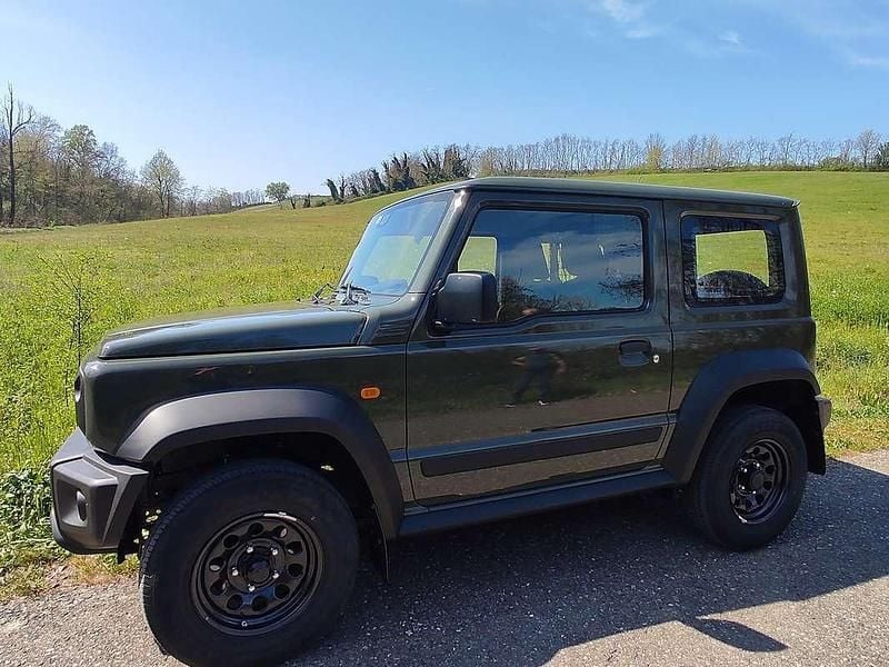 Usata Suzuki Jimny 102 CV (75 kW) 2023 Verde SUV